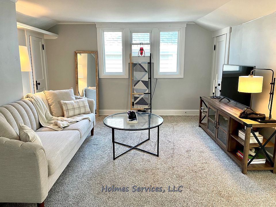 Living room - example furniture layout.