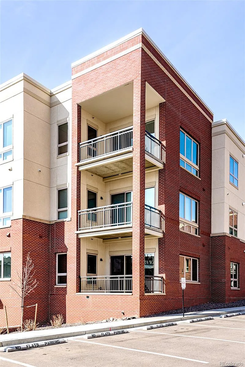 Building Photo - 4885 S Monaco St #108