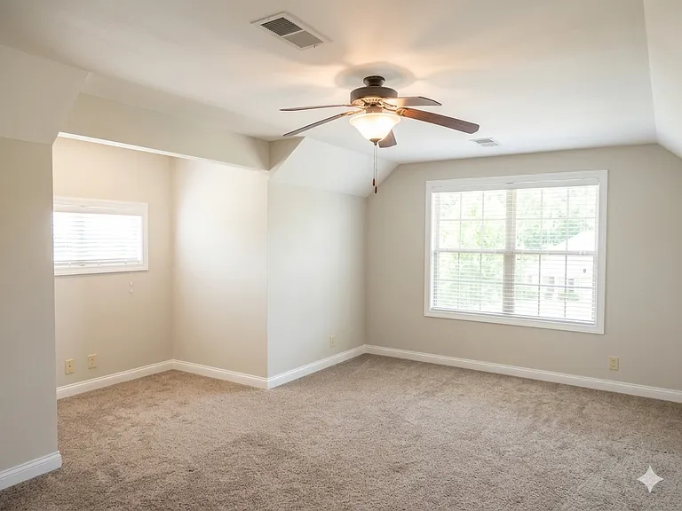 284 Ivy Bend Cir — Photo 12