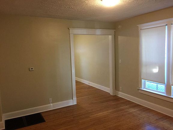 3rd image of 1555 Barth Ave