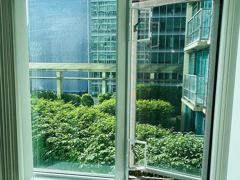 610 Granville St #4 — Photo 9