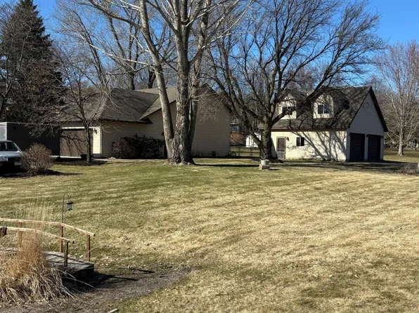 11955 Highland Rd NW, Elk River, MN 55330