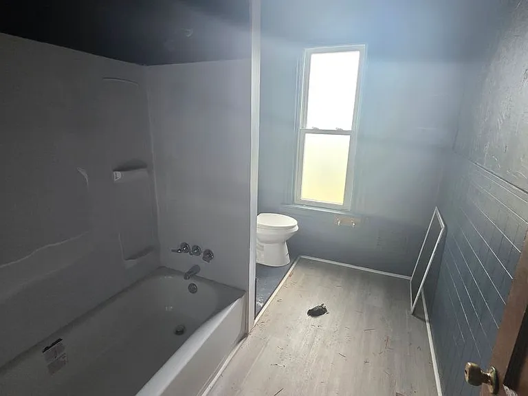 1703 Bailie Ave — Photo 12