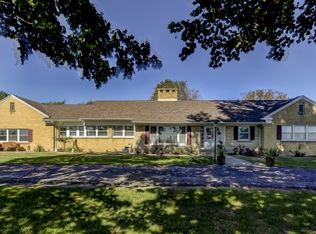2352 350th St, Latham, IL 62543