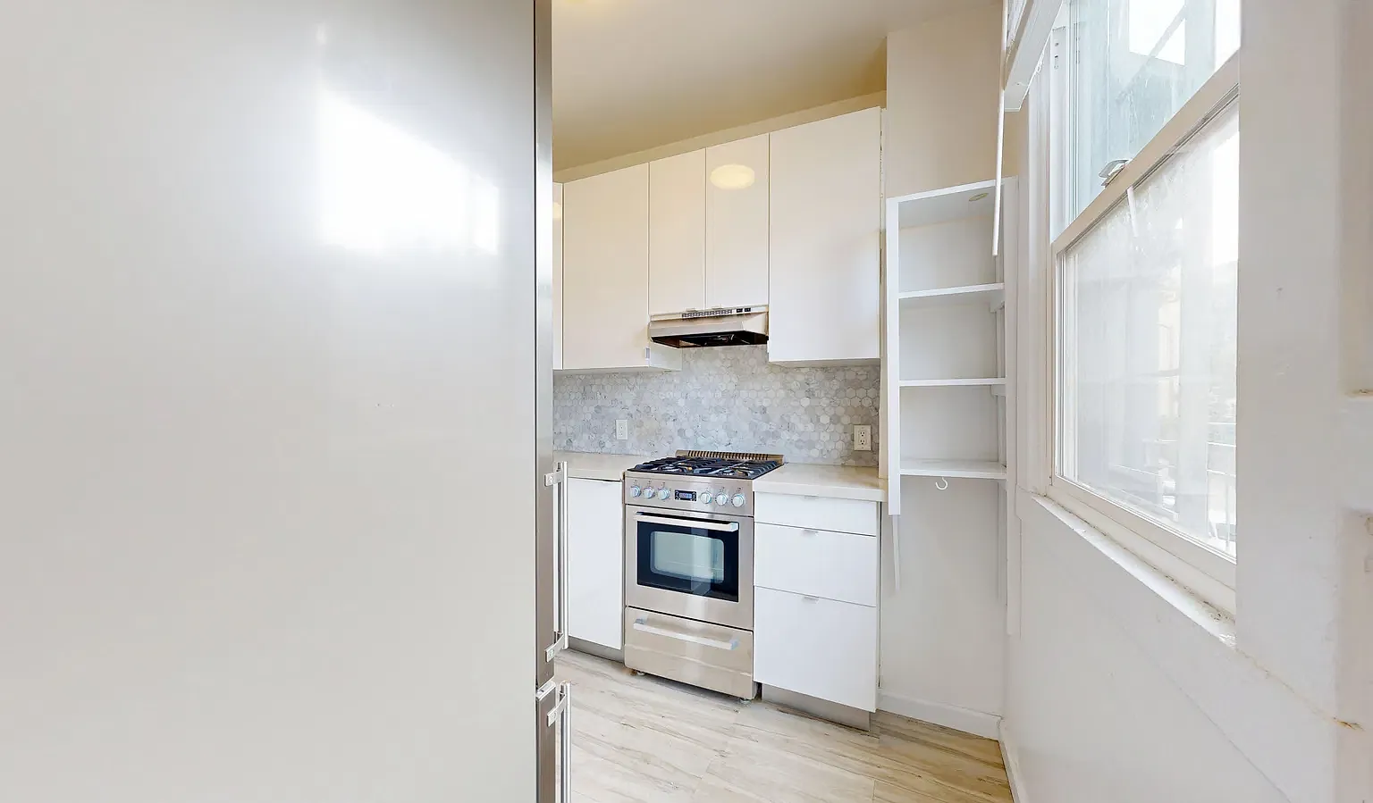 Cozy Studio in the Heart of Nob Hill Pet Friendly! — Photo 4