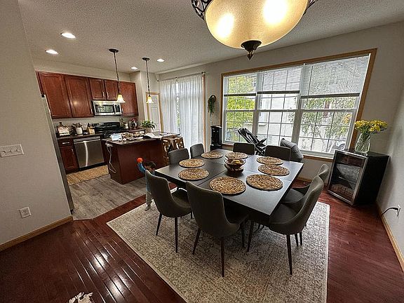 3rd image of 4658 Woodland Ave