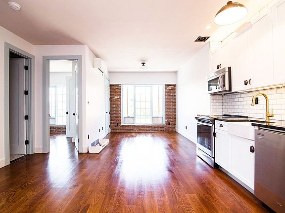4th image of 25 Brooklyn Ave #3A