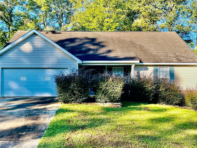 103 Vineyard Dr — Photo 1