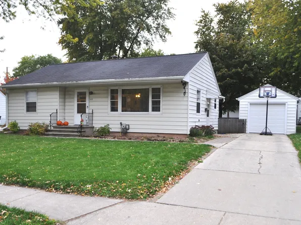 412 S 6th St, De Pere, WI 54115