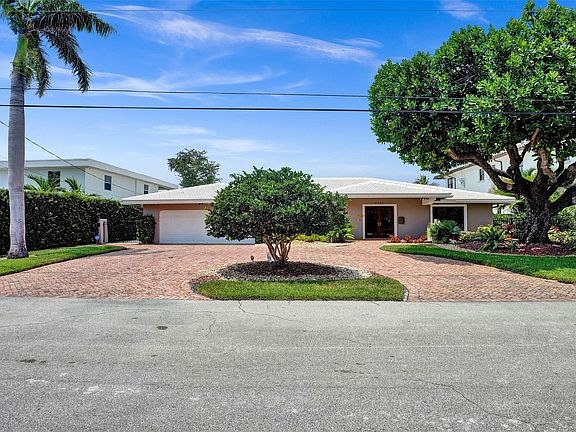 2nd image of 3041 NE 45th Street
