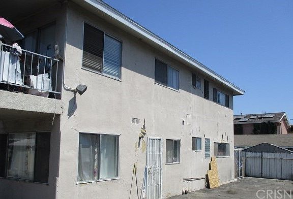 3rd image of 3936 W 108th St