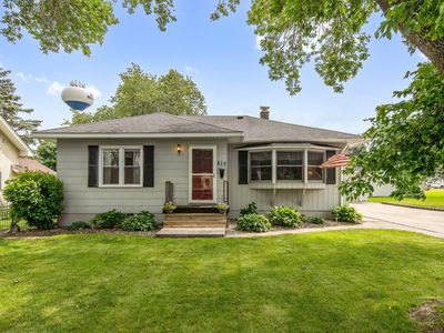 517 W 2nd St, Waconia, MN, 55387