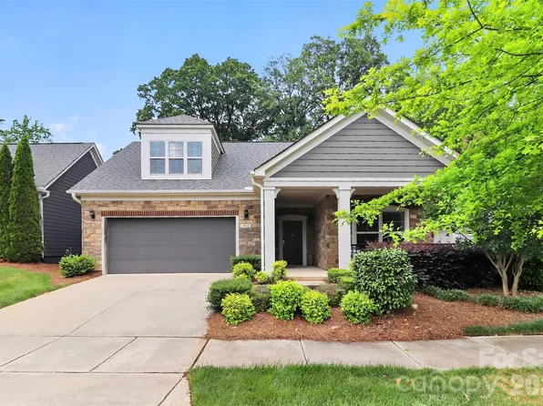 7933 Parknoll Dr, Huntersville, NC 28078
