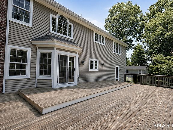 4th image of 26 Overlook Farms Road