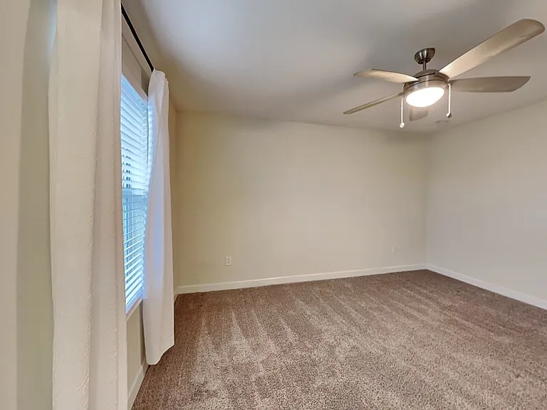 11713 Fiction Ave — Photo 21