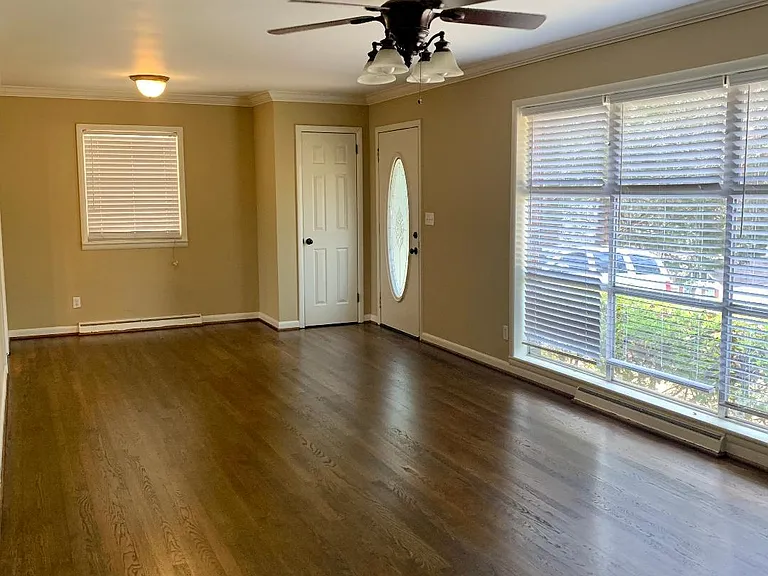 1229 Frances St — Photo 4