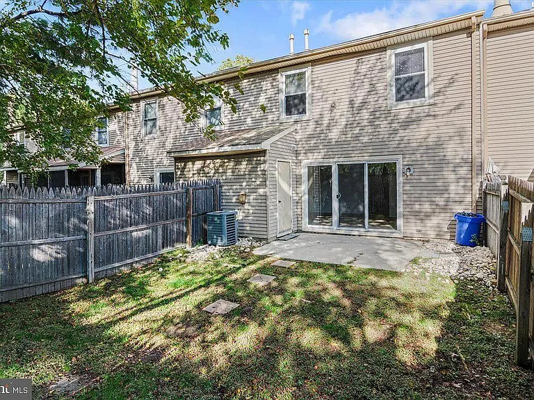 3904 Elberta Ln — Photo 20
