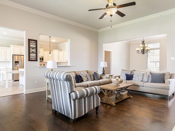 4th image of 401 Bay Meadow Ln