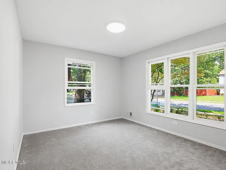 1006 Morris Ave — Photo 10