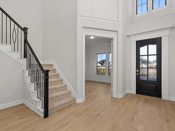 5th image of 3905 Menard St