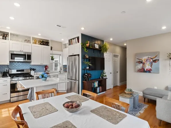 61 Havre St APT 3, Boston, MA 02128