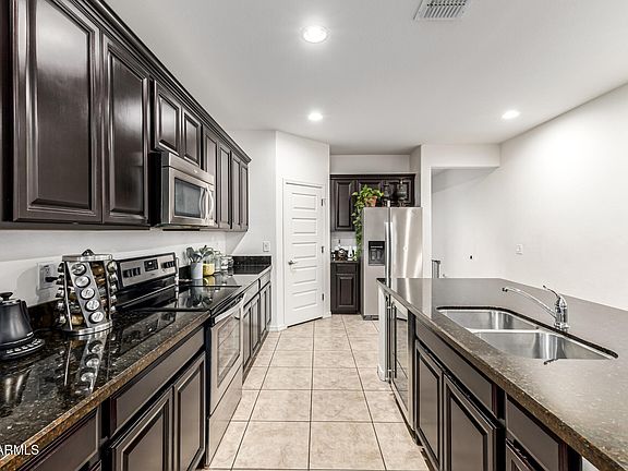 4th image of 10336 W HUGHES Drive
