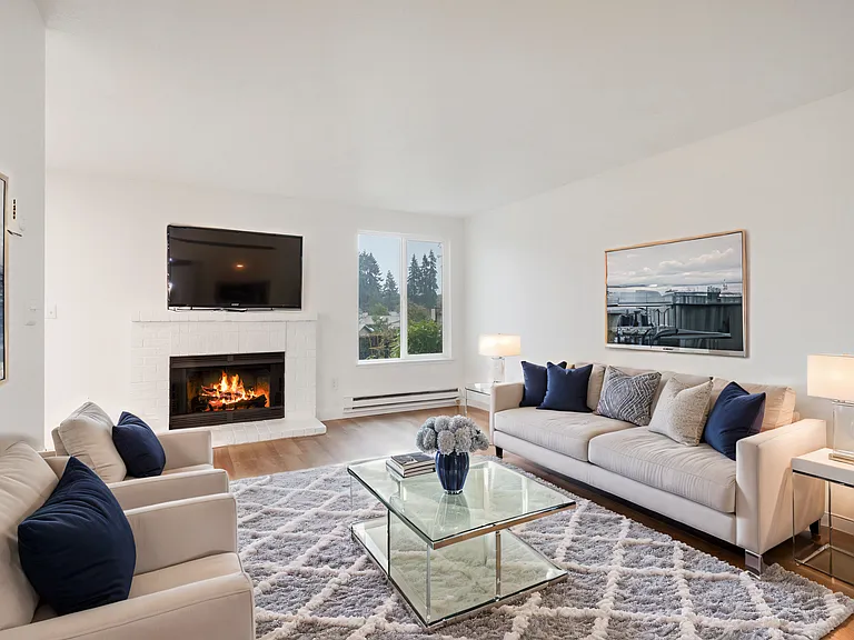 Oak Park Apartments — Photo 1
