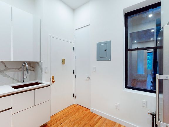 4th image of 829 9th Ave APT 3B