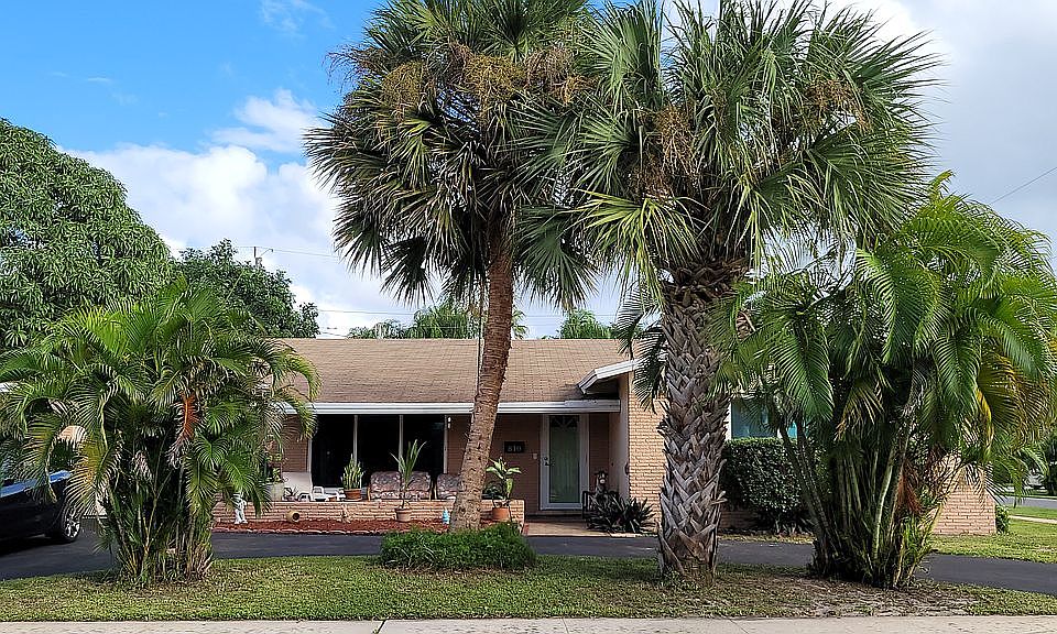 1st image of 810 NW 9th Ave