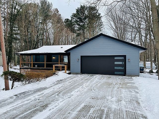1st image of 13345 Greenleaf Ln