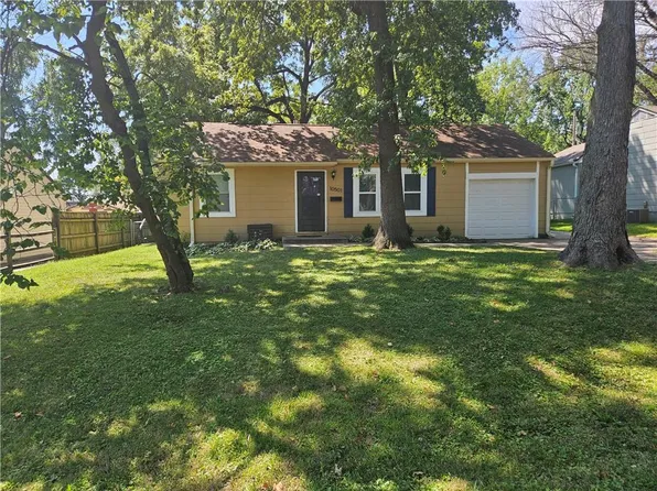 10501 W 56th Ter, Shawnee, KS 66203