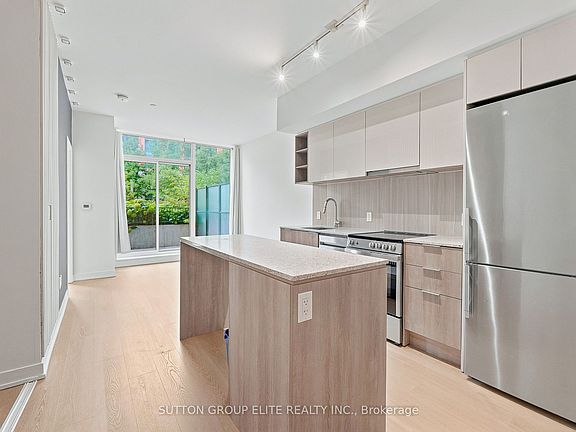 4th image of 31 Tippett Rd #106