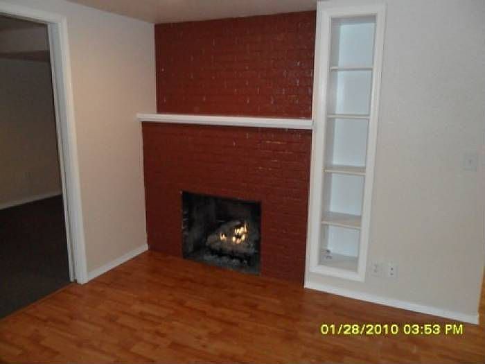 1st image of 10006 Des Moines Memorial Dr