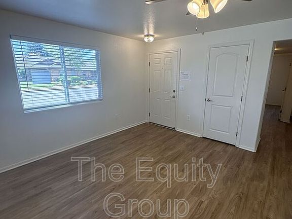 4th image of 2534 W Oriole Ave