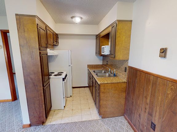 2nd image of 437 E 5th Ave #A