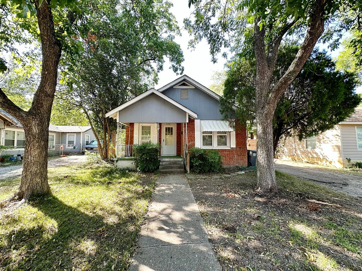 Accepting Housing Charming 2/1 with an additional living room or a 3rd bedroom — Photo 2
