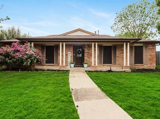 1914 Primrose Ln, Carrollton, TX 75007