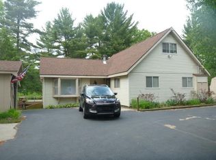 12382 W River Rd, Naubinway, MI 49762