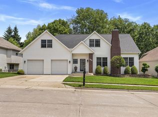 1713 Timberline Dr, Muscatine, IA 52761