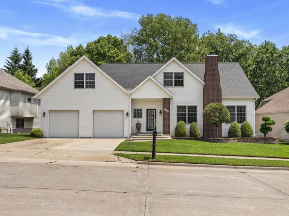 1713 Timberline Dr, Muscatine, IA 52761