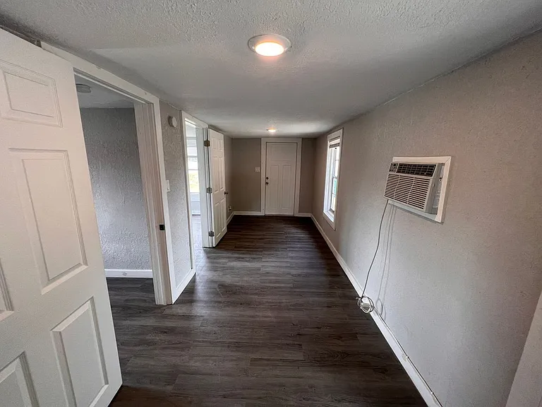 718 W 7th St #2 — Photo 7