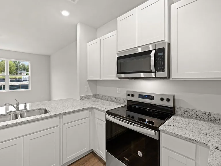 5976 Skylar Dr — Photo 16