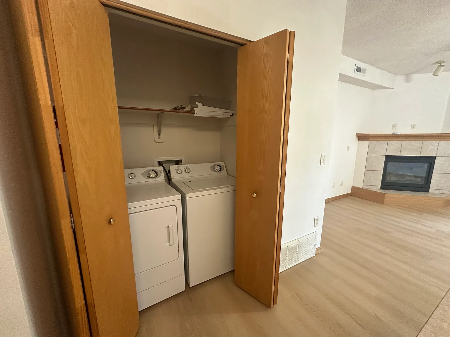 2 bed, 917 sqft, $1,295 — Photo 4