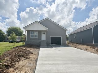 242 Arkansas Ave, Oak Grove, KY 42262
