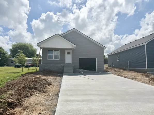 242 Arkansas Ave, Oak Grove, KY 42262
