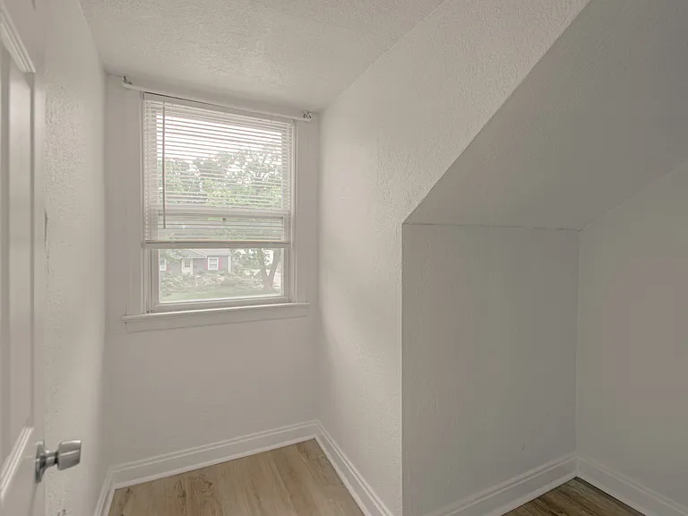 7800 Jefferson St — Photo 24