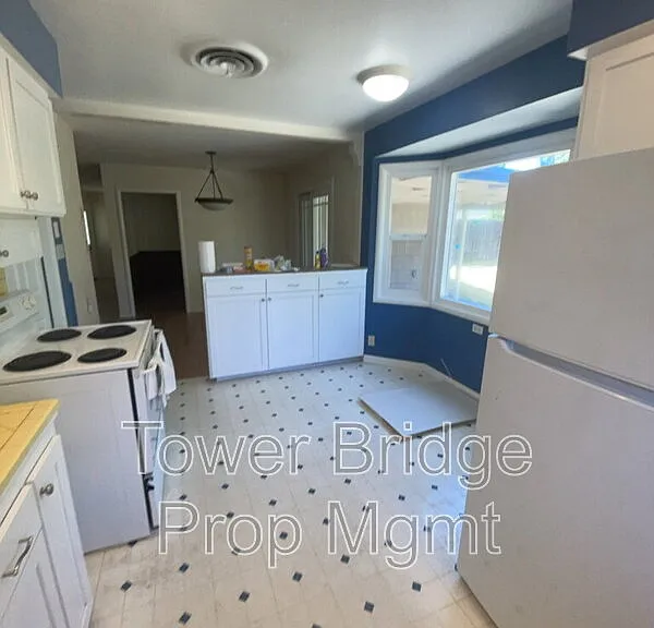 3751 El Ricon Way — Photo 9