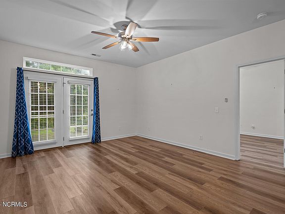 5th image of 3810 Mayfield Court