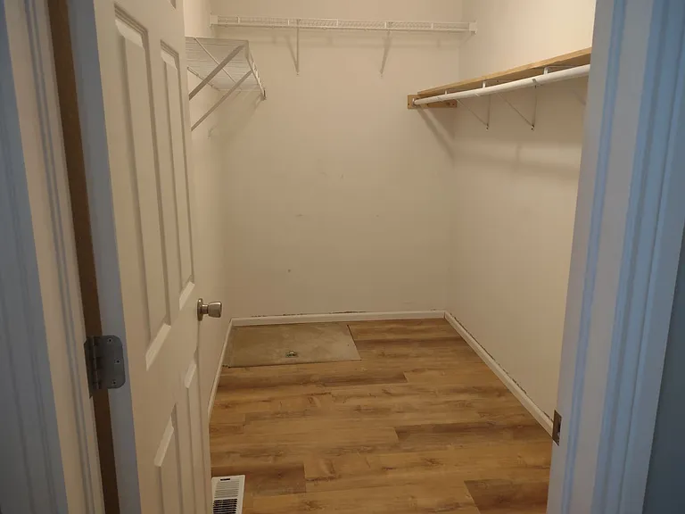 7226 Bentwater Dr — Photo 12