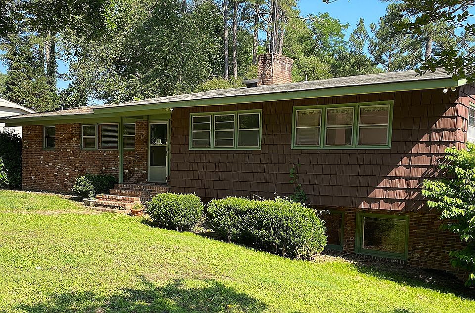 Front of house and yard.